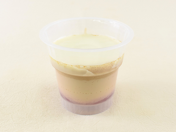 「アンデイコ」のこだわりに注目！ 「ホワイトチョコがけイチゴプリン」（ローソン）は抑えたイチゴの酸味が絶妙