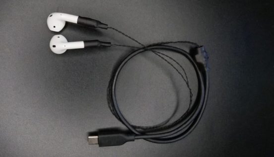 意味は…？ AirPodsを有線化しUSB-Cコネクタを追加した猛者現る