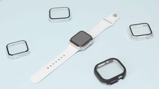 腕元にさりげなく輝くトレンドカラー！ Apple Watchをオーロラカラーで守る保護ケース