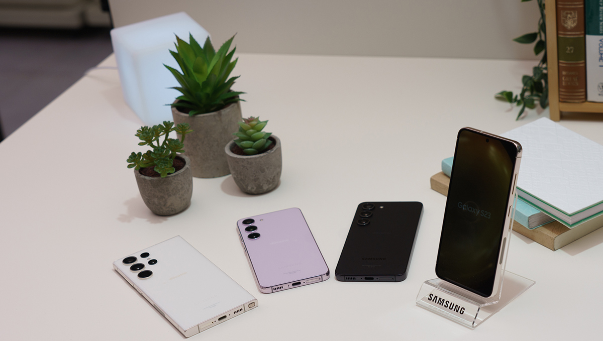 最強スマホGalaxy S23 Ultraがやってきた！ 小型ハイエンドのGalaxy S23と一緒に早速インプレ
