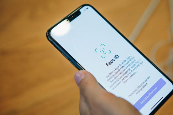 画面下Face IDの登場は「iPhone 17 Pro」までおあずけ？