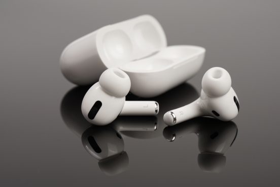 朗報だ！ AirPods、iPhoneなくとも「Apple Store」でアプデできるように