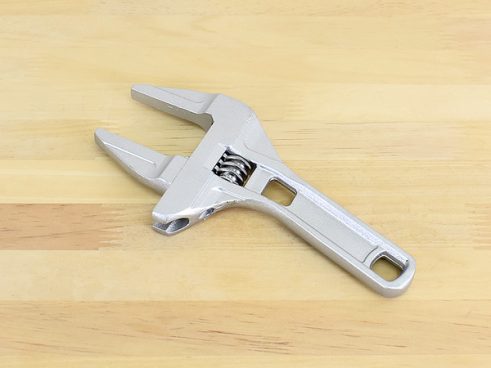 【モノタロウ】通常のレンチとは一味違う！ 使い勝手抜群の「たて型モーターレンチ」を使ってみた