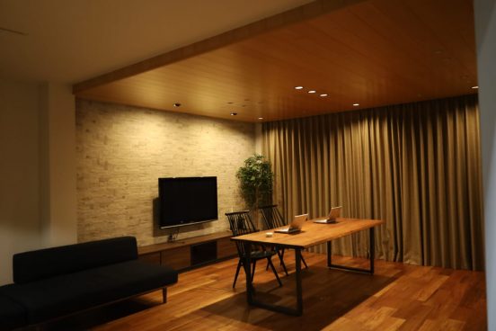 家を建てたあと、照明デザインで後悔した…そんなときに使いたい「LEDフラットランプ」