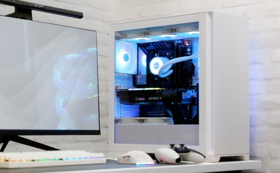 真っ白＋ピカピカで配信映え！ 手軽に「白いPC」を構築できるリーズナブルなPCパーツ