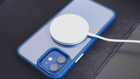 iPhone 15は高速ワイヤレス充電のQi2対応？ 安い充電器が出てくるかも