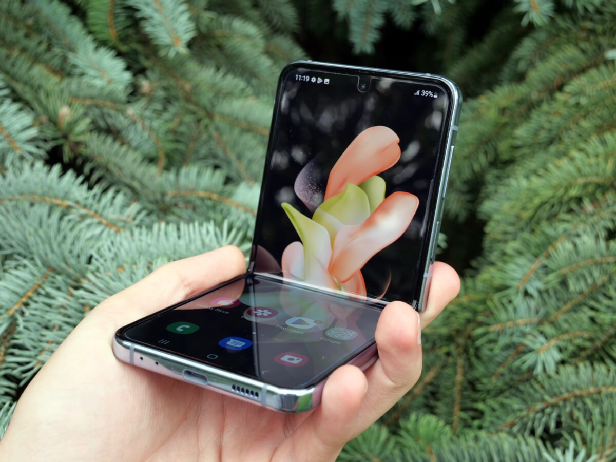 Google、縦折りでお手ごろ価格の折りたたみスマホを検討中？ Galaxy Z Flipシリーズ対抗かも