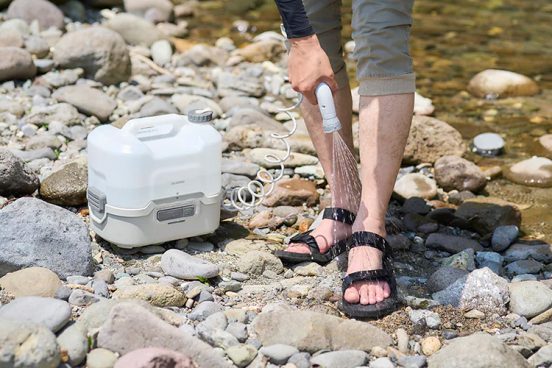 コンパクトで電源・水道不要。アイリスオーヤマが「充電式ポータブルウォッシャー」発売