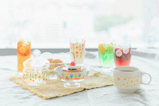 “昭和レトロ” はブームから新定番へ。異例の大ヒットとなった 復刻グラス「アデリアレトロ」の世界