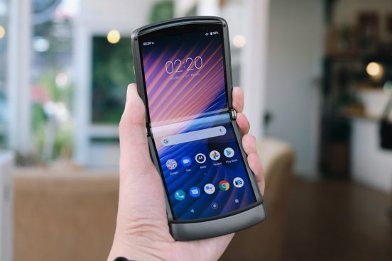 公式資料が全て流出!? 発表直前に盛り上がるモトローラの新型タテ折りスマホ「Razr 40 Ultra」