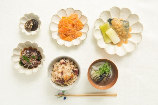 炊飯器の同時調理で何品作れる？ 和定食が同時に完成する時短レシピ