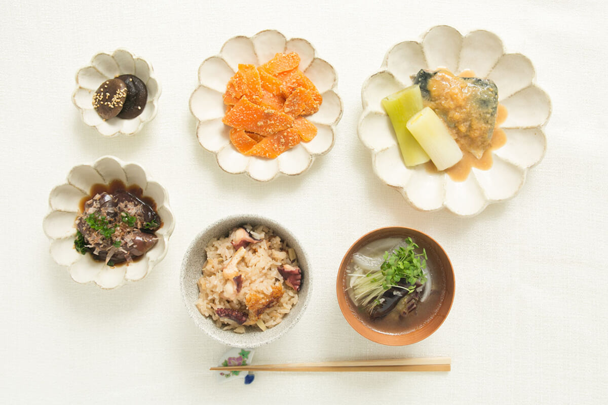 炊飯器の同時調理で何品作れる？ 和定食が同時に完成する時短レシピ