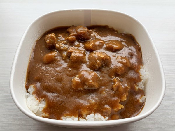 牛と野菜が溶け込んだ絶品カレー！ セブン－イレブンの「牛と野菜の旨味 欧風ビーフカレー」は辛いのが苦手な人にもオススメ