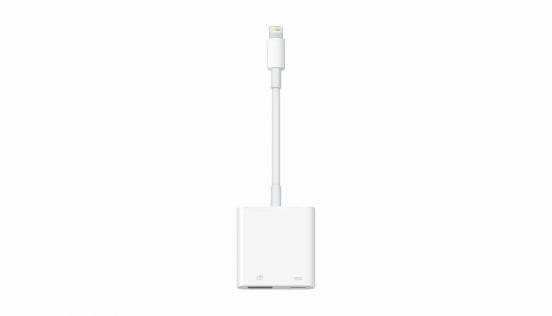「Lightning – USB 3カメラアダプタ」、iOSアップデートで充電の問題を解決