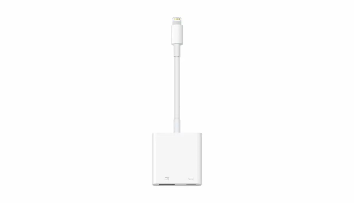 「Lightning – USB 3カメラアダプタ」、iOSアップデートで充電の問題を解決