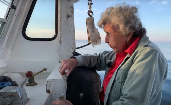 103歳でも現役続行！ 米の「女性ロブスター漁師」が働き続ける理由とは？
