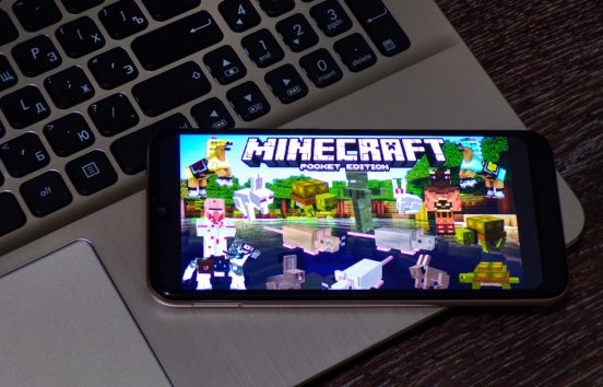 GPT-4が「マインクラフト」を自動プレイ、どんどん賢くなるAIモデル「Voyager」が発表