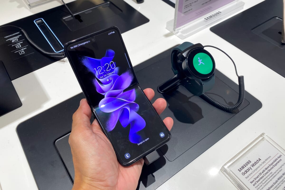 「Galaxy Z Flip5」、カメラもバッテリー持ちもGalaxy S23シリーズ並みに大進化？ 最新チップのおかげかも