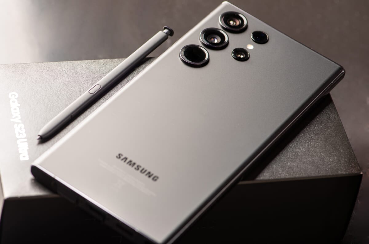 「Galaxy S24 Ultra」、光学10倍ズームが5倍にダウン？ それでも100倍デジタルズームあり、手ぶれ補正は向上するかも