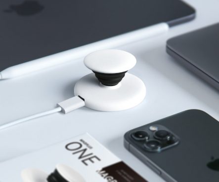 iPhoneやiPadに磁石で取り外せるワイヤレスモバイル充電器「MAGPLUS ONE」