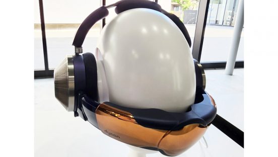 要望もあるけど、「Dyson Zone」は確実に新しいデバイス感を放った製品だ