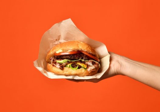 ハンバーガーはどこの国で生まれた？ 米国人に聞いたら意外な答えが…