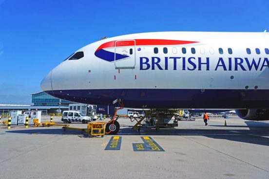 英航空会社で珍事！ 機内食を提供できず、助けを求めたのは…