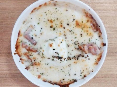 とろ～りチーズを楽しめる！ 「北海道産4種チーズの濃厚クリームドリア」はコクのあるソースが美味しい