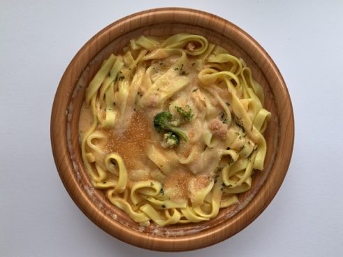 もちもち＋平打ち麺たまらん！ファミマの「生パスタ たらこクリーム」が濃厚ですこと