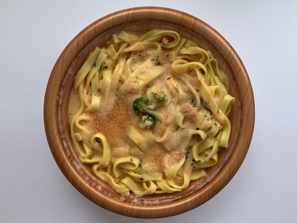 もちもち＋平打ち麺たまらん！ファミマの「生パスタ たらこクリーム」が濃厚ですこと