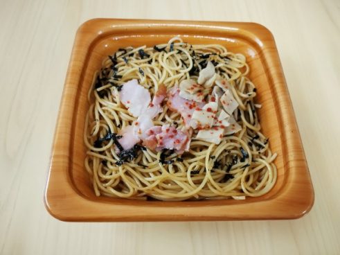 まろやか醤油がやみつきに！ ファミリーマートの「ベーコンときのこの醤油スパゲティ」はつるしベーコンの風味が抜群