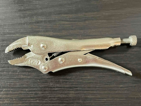 【モノタロウ】工具箱に絶対欲しい工具No.1!? 「バイスプライヤー」は機械整備の必需品