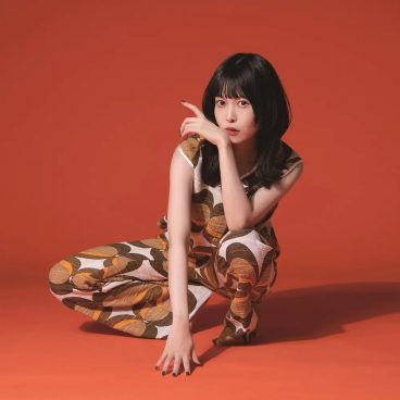 藤川千愛の新曲がアニメ『聖剣学院の魔剣使い』OP主題歌に決定「1000年の時を超えて届く想いを歌にできたら」
