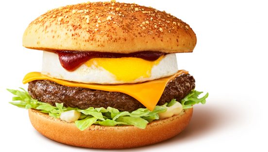 マクドナルド夏の定番「チーズロコモコ」「ガーリックシュリンプ」が登場！ 爽快感な辛さの新商品も