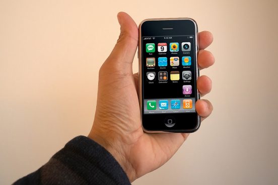 初代iPhone未開封品、史上最高額の2600万円で落札！ わずか2か月で販売終了した超レアもの