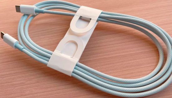あれ？ iPhone 15のケーブル…長くない？