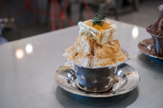 かき氷の最新トレンドは？ 7つの名店と家で楽しむレシピを“かきごおりすと”が伝授