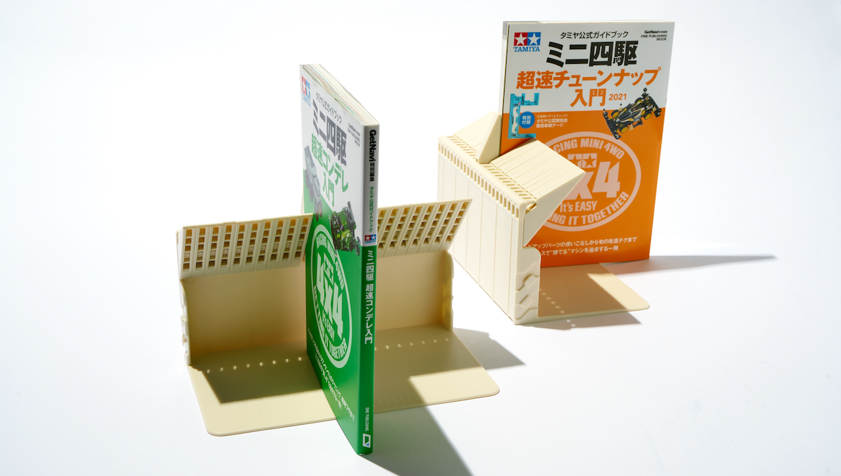 開発者が明かす発明的構造の意外なヒントとは？ 文房具総選挙2023大賞に輝いた「1冊でも倒れないブックスタンド」開発の舞台裏