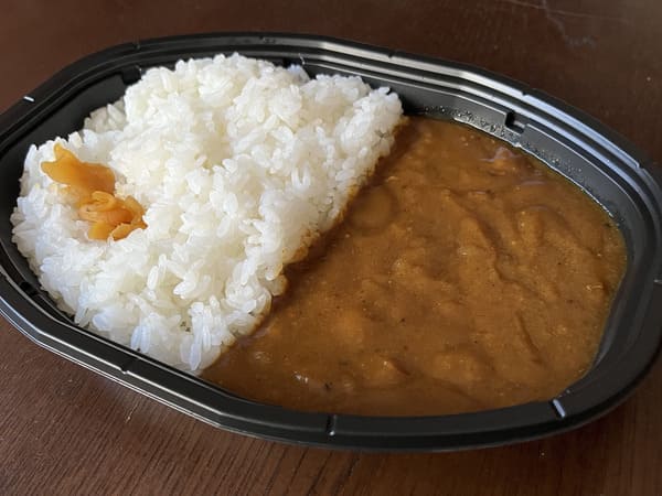 【350円以下】ファミマの定番カレー「30種類以上のスパイスが決め手のこだわりカレー」が愛され続ける理由
