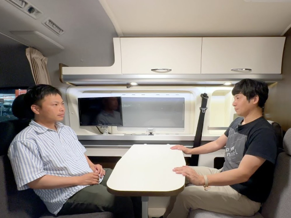 クーピーチャンネルと旅家さんが夢のコラボ！ ハイエースキャンピングカーの乗り心地を徹底チェック