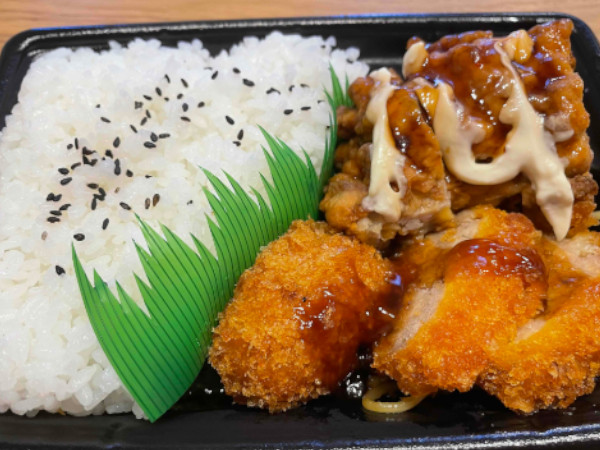 旨いモノしか入ってないじゃん！ 「甘辛鶏唐揚＆メンチカツ弁当」は子どもも大人も楽しめる味わい