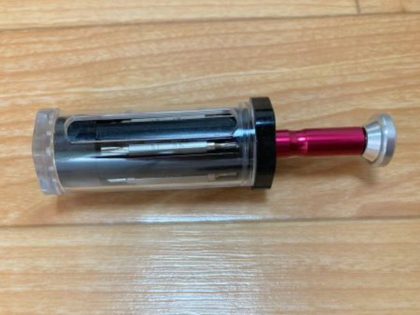 【モノタロウ】ポケットにも入るコンパクトさ！ 12種類のビットに差替え可能な「精密ドライバー」差替式セット