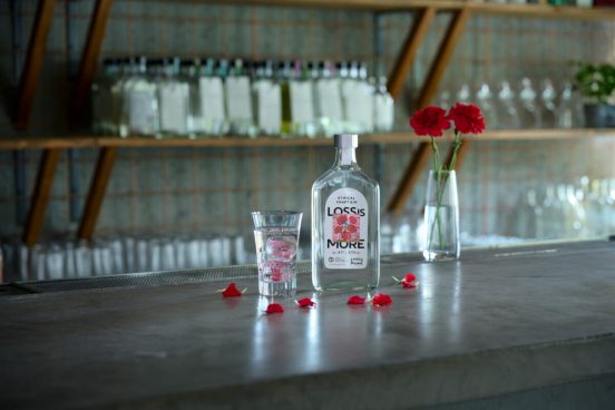 母の日のカーネーションなど“ロスフラワー”から生まれたエシカルジン！ 「LOSS IS MORE GIN」“花の日”から発売開始