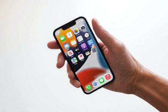 2024年に「iPhoneの画面」がもっと明るくなる可能性が浮上！ その技術とは？