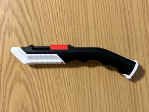 【モノタロウ】怪我のリスクを減らしたい！ 自動収納できるセラミック刃の「ボックスカッター」がオススメの理由