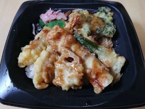 500円以下で天ぷら5種！ ファミリーマート「5種盛り！ 海老天丼」