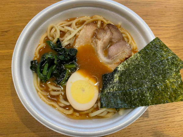 家系ラーメンの元祖！ 「家系総本山吉村家監修 豚骨醤油ラーメン」で濃厚スープを楽しもう