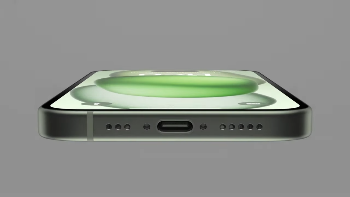 「iPhone 15」標準モデルのUSB-C、転送速度がProモデルの20分の1だった…
