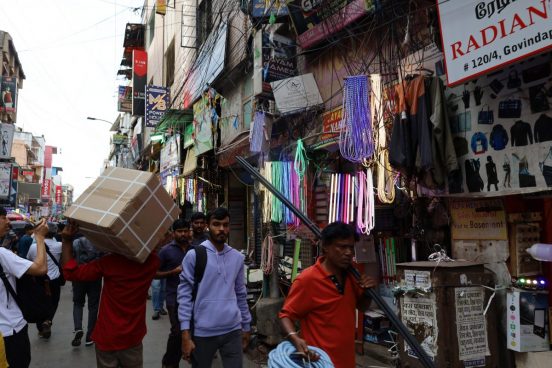 「インドの秋葉原」で受けた「量のおもてなし」の裏にあるもの