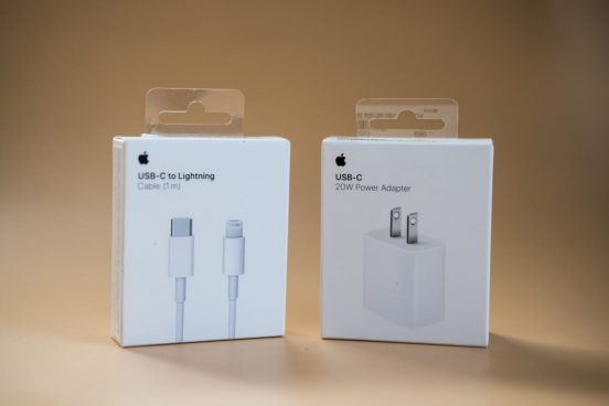 アップルストア従業員、「iPhone 15（仮）と同時にUSB-C充電アダプターも買って下さい」とお客にお勧めするかも